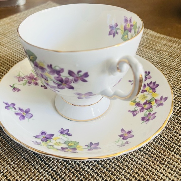 Royal Tuscan Woodland Violet Porcelain Teacup and Saucer Set - Picture 3 of 7